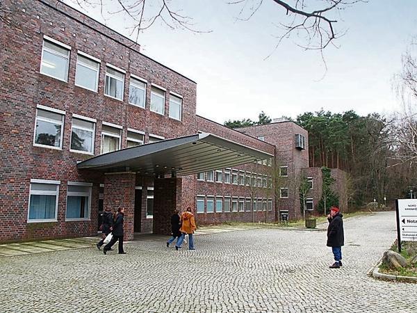 Die Lungenklinik Heckeshorn in der Walterhöferstraße 11 in Berlin-Zehlendorf.