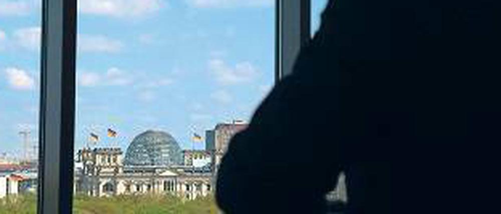 Nur wer reinkommt, ist drin: Parlamentsausweise sind begehrt.