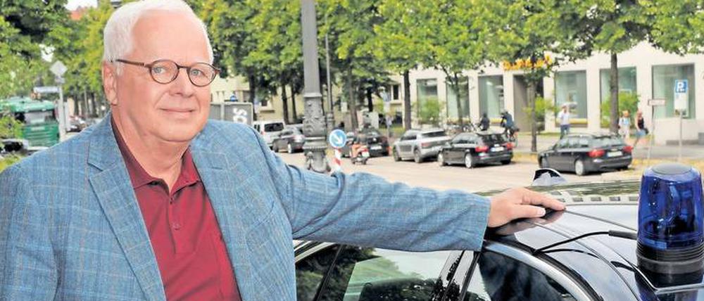 Fahr’ doch mal den Wagen vor. Damit ist es nun auch bei Michael Ande vorbei. Nach 403 Auftritten im „Alten“ verlässt Gerd Heymann das TV-Kommissariat.