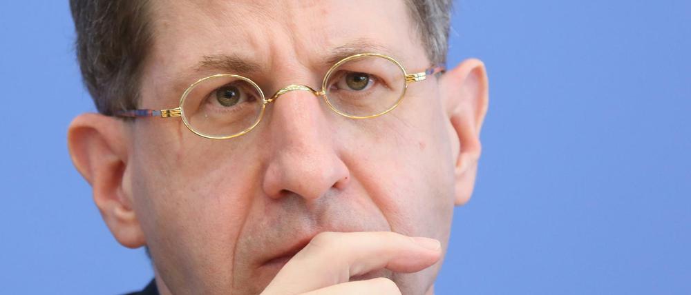 Der Präsident des Bundesamtes für Verfassungsschutz, Hans-Georg Maaßen, warnt vor möglichen Terroranschlägen in Deutschland.