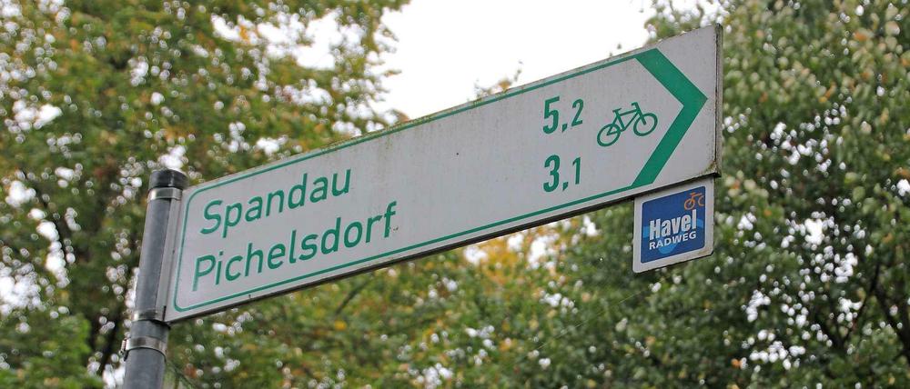 Der Havelradweg durchquert den Bezirk von Hakenfelde bis Kladow.