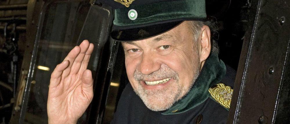 Am Anfang war „Eisenbahn-Romantik“ ein Pausenfüller, der jedoch schnell erfolgreicher wurde als die Sendungen davor und dahinter. Das von Hagen von Ortloff aufs Gleis gesetzte Format erreicht rund eine Million Zuschauer je Folge. Im Juli feiert die wohl erfolgreichste Nischensendung des deutschen Fernsehens ihr 25-jähriges Bestehen. Der Erfinder des Formats geht nach den Feierlichkeiten endgültig in den Ruhestand.