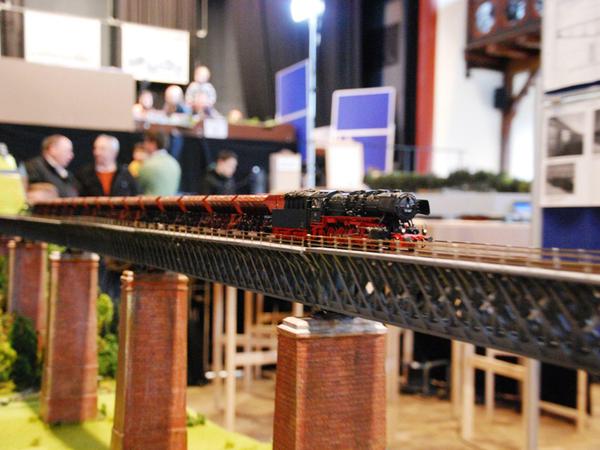 In jedem Maßstab: Ob 1:1 oder 1:87, die SWR-Sendung "Eisenbahn-Romantik" macht da keine großen Unterschiede.