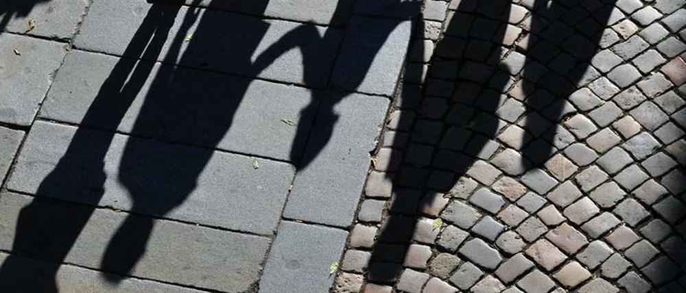 Wenn Entscheidungen lange Schatten werfen: 20 Prozent der Eltern in Deutschland bereuen einer Erhebung zufolge, dass sie Kinder bekommen haben.