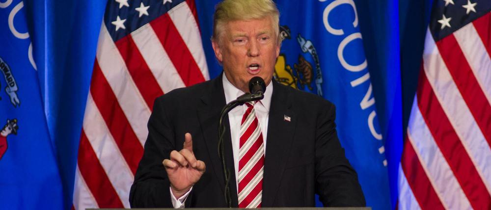 Donald Trump verspricht, präsidialer aufzutreten. Und fällt doch immer wieder zurück in den gewohnten Stil der Beleidigungen und Provokationen.