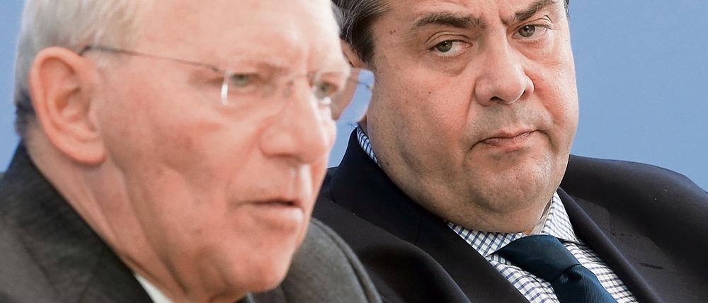 Bundesfinanzminister Wolfgang Schäuble (CDU) und Bundeswirtschaftsminister Sigmar Gabriel (SPD)