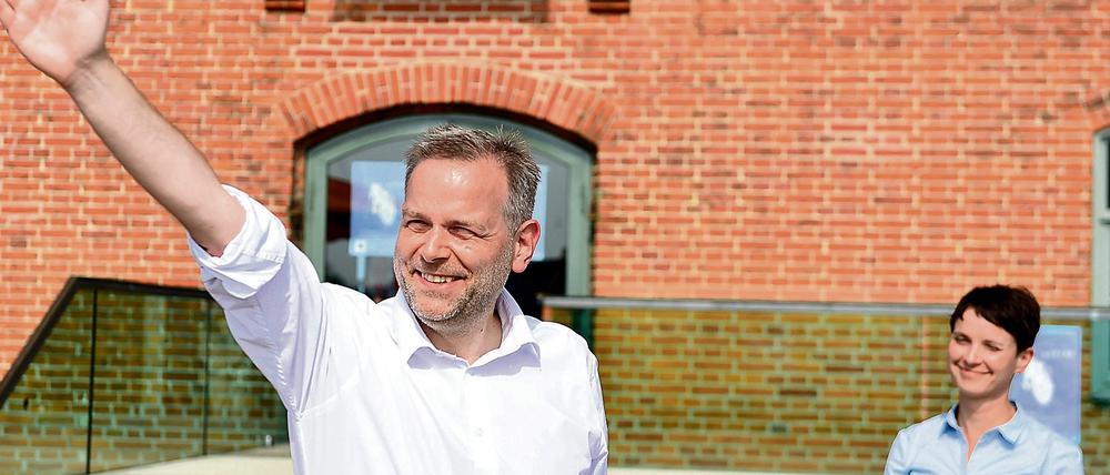 AfD-Spitzenkandidat Leif-Erik Holm (links) und die Bundesvorsitzende Frauke Petry im Wahlkampf in Mecklenburg-Vorpommern
