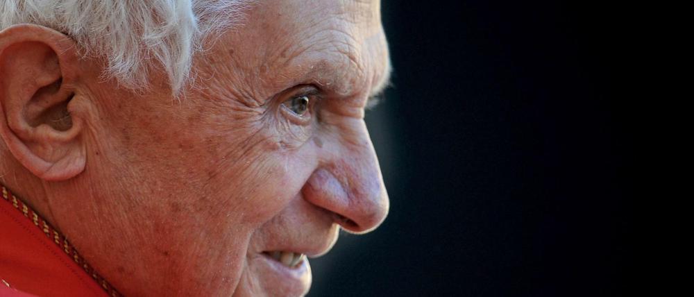 Papst Benedikt XVI. kritisiert in einem neuen Buch die katholische Kirche in Deutschland.