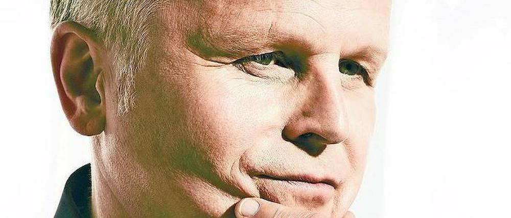 Mediales Begehren. Mit mehr als 20 Millionen verkauften Alben gilt Herbert Grönemeyer als der erfolgreichste deutsche Musiker aller Zeiten.