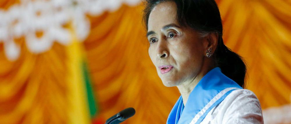 Friedensnobelpreisträgerin Aung San Suu Kyi wird scharf kritisiert.