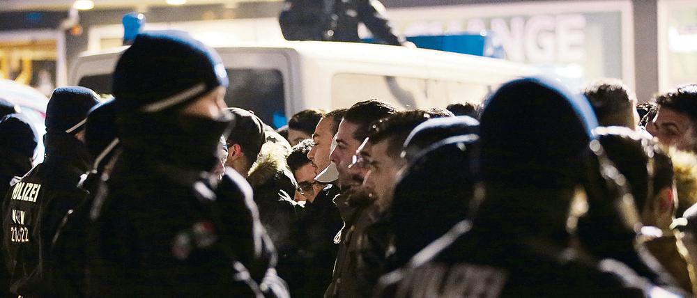 Jung, männlich, dunkelhäutig: Die Polizeikriterien von Silvester in Köln haben die Debatte um Racial Profiling wieder befeuert.