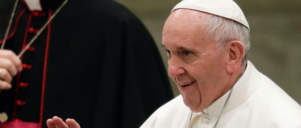 Papst Franziskus hat den Bischof von Padua ermutigt, den Priester wegen der Sexorgien zu suspendieren.