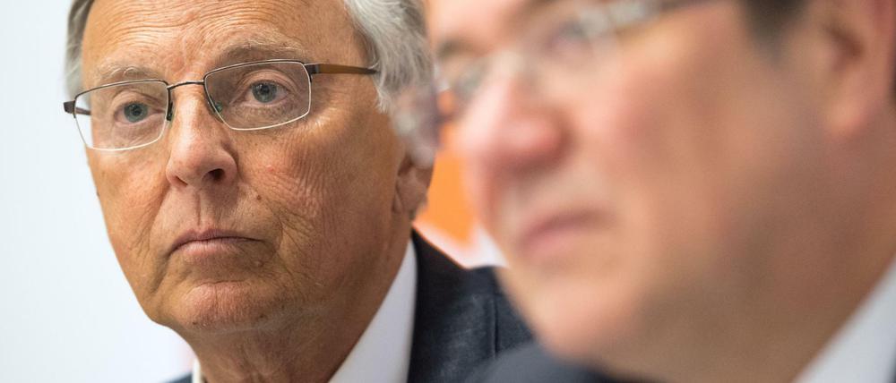 Wolfgang Bosbach (links) neben dem Spitzenkandidat der NRW-CDU für die Landtagswahl, Armin Laschet.