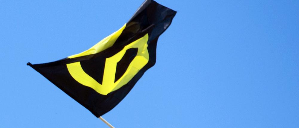Protest und Gegenprotest. Am Samstag stehen sich in Berlin die rechtsextreme "Identitäre Bewegung" und ihre Gegner gegenüber.