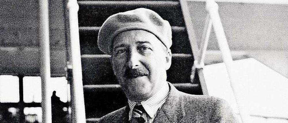Der Heimat beraubt. Stefan Zweig auf seiner ersten Brasilienreise 1936 (l.). Die „Schachnovelle“, sein berühmtester Text, erschien erstmals 1942 in Rio in dem Band „Drei Leidenschaften“ mit zwei weiteren Erzählungen aus dem Nachlass.