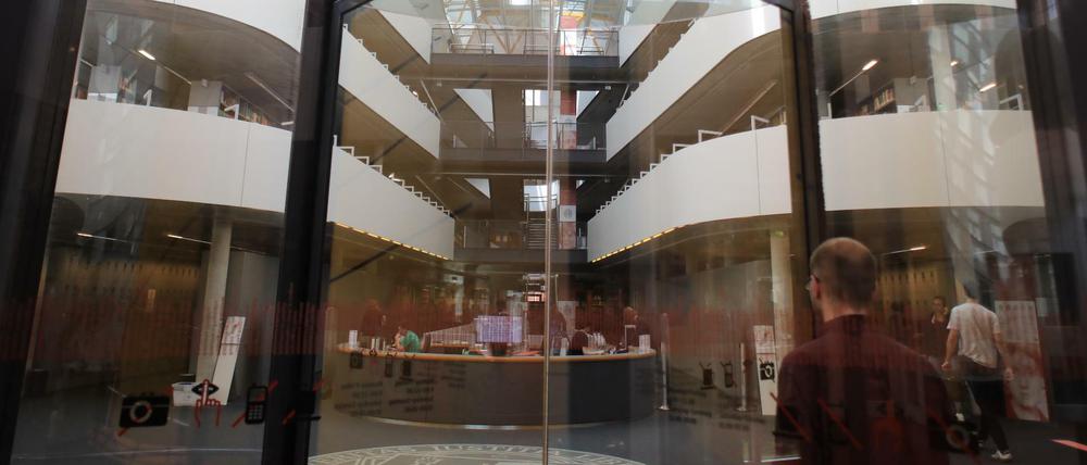 Starke Geschlechterforschung. An der FU Berlin befassen sich etwa 250 Wissenschaftlerinnen und Wissenschaftler mit Genderfragen, teilt die FU mit.