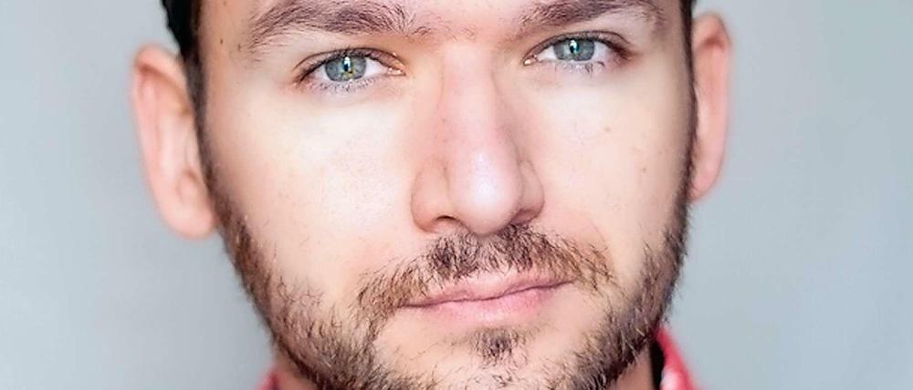 Der Autor Sebastian Guhr studierte Philosophie und Germanistik. Er lebt in Neukölln