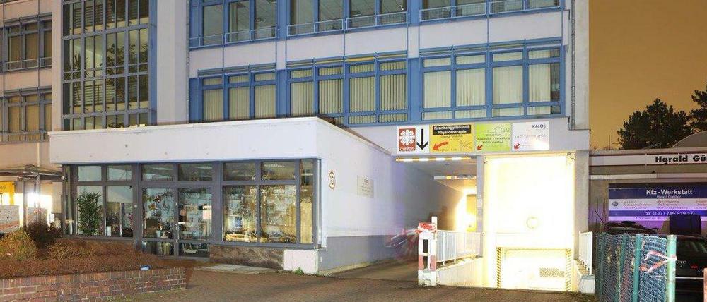 In der Durchfahrt wurde der Arzt erschossen.