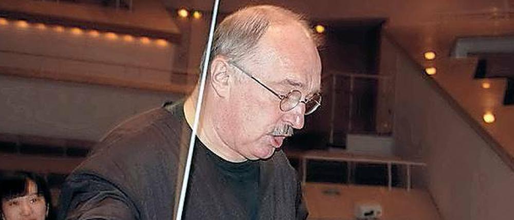 Umtriebiger Impresario. Der Dirigent Stefan Bevier.
