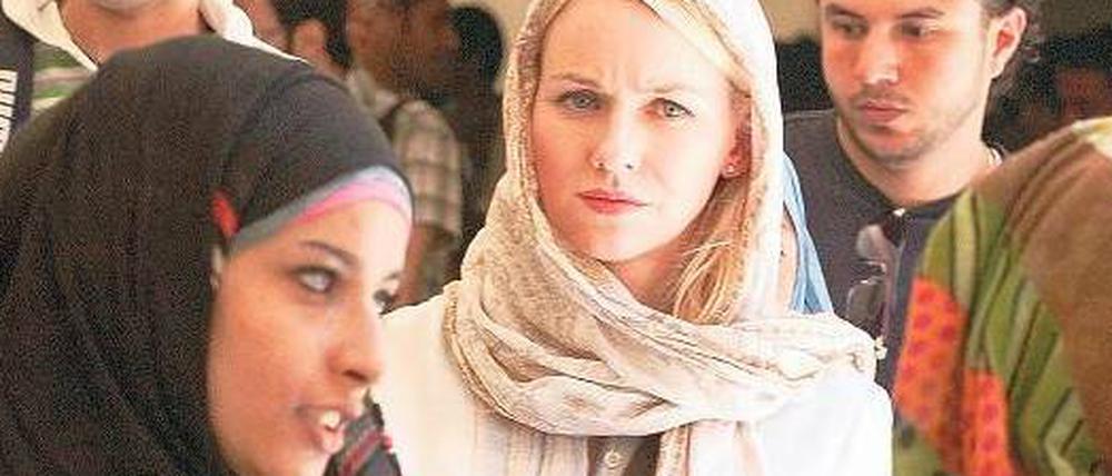 Undercover. Naomi Watts spielt die CIA-Agentin Valerie Plame. Sie wurde enttarnt, als ihr Mann, der Ex-Diplomat Joe Wilson (Sean Penn), Bushs Regierung öffentlich der Irakkriegslüge bezichtigte.