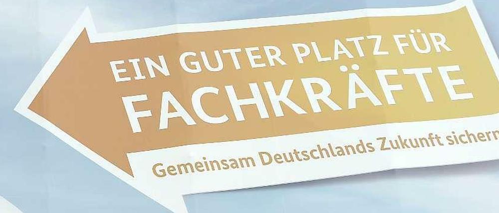 Der Fachkräftemangel, Achillesferse der Wirtschaft. Dennoch: "Wir sind auf dem richtigen Weg", sagt Leyen mit Blick auf die wachsende Erwerbstätigkeit in Deutschland.