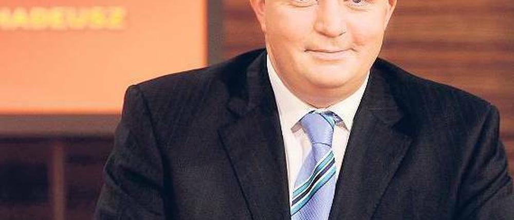 Talk-Jubiläum. Jörg Thadeusz verschlägt es eher selten die Sprache. Foto: RBB