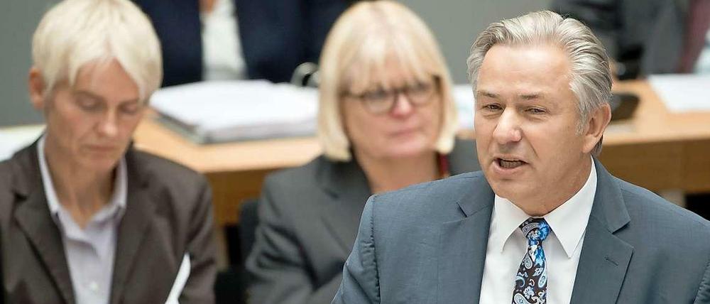 „Manchmal zeigen wir uns provinzieller als jede Provinz“, sagte Wowereit im Abgeordnetenhaus.