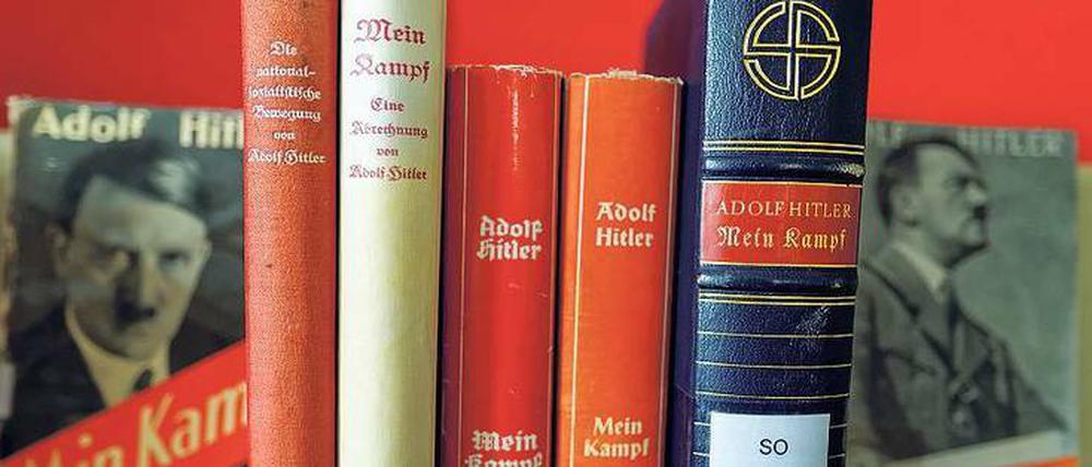 Giftschrank. Im Institut für Zeitgeschichte stehen viele ausländische Ausgaben von „Mein Kampf“. In Japan gibt es sogar eine Manga-Version.