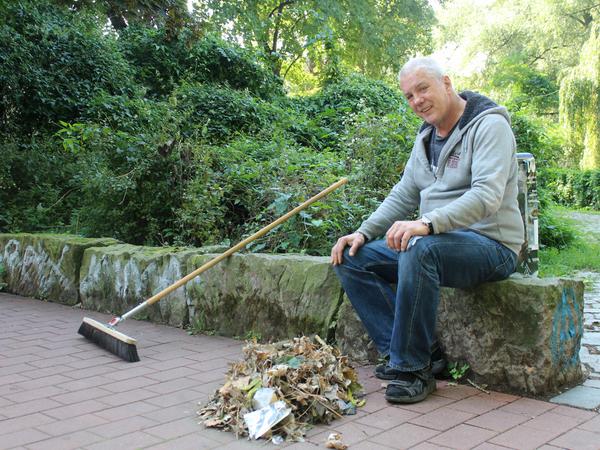 Freiwilliger des Tageszentrums "Wiese 30" am Pankeufer