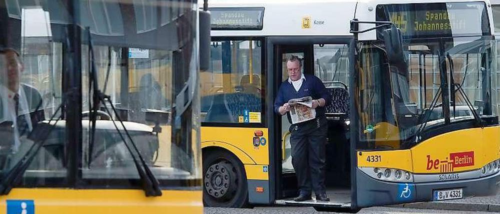 Sind Berlins Busfahrer zu freundlich?