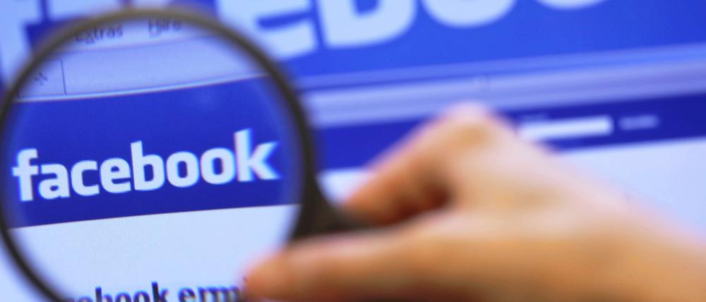 Der Große Bruder tut sich mit der Datenkrake zusammen: Die Polizei will vermehrt Informationen aus Sozialen Netzwerken für Ermittlungen nutzen.