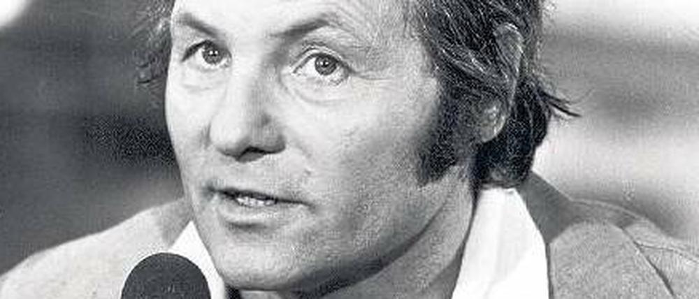 Formvollendet im Ton, doch unerbittlich in der Sache. So hat Dieter Kürten den Interviewstil seines Wegbegleiters Harry Valérien (Foto) im „Sportstudio“ beschrieben. Foto: dpa
