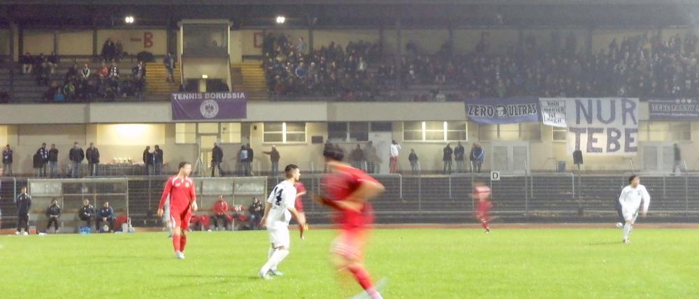 Mommsen-Test bestanden: Für den BAK war es ungewohnt, unter Flutlicht zu spielen.