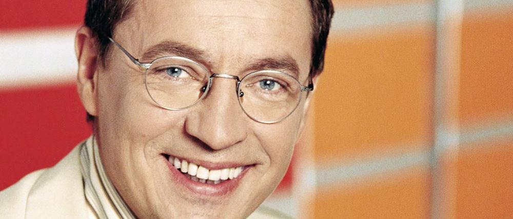 ARD-Olympiareporter Wilfried Hark bekommt den „Dschammeeka-Preis“ verliehen.