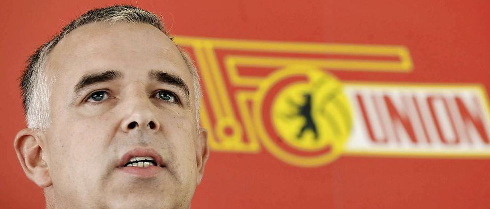 Union-Präsident Dirk Zingler steht derzeit in der Kritik - hält die aber (noch) aus.