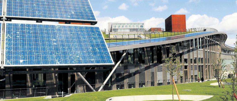 Luftschloss. Im Jahr 2007 baute Solon eine neue Zentrale in Adlershof. Damals ging es für die Firma noch steil bergauf. Foto: David Heerde