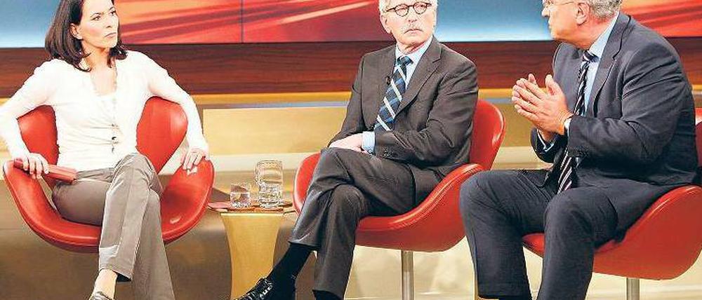 Müde. Thilo Sarrazin, neben Anne Will und Joachim Herrmann (CSU, re.). Foto: NDR