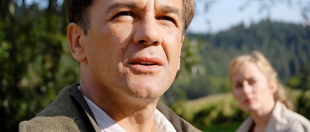Krieg und Gefangenschaft haben auch Max Steiner (Peter Davor) verändert. Seine Frau Liesbeth (Silke Bodenbender) erkennt ihn kaum wieder.