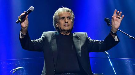 Toto Cutogno, italienischer Sänger, steht bei einem Konzert auf der Bühne. Cutugno starb am 22.08.2023 im Alter von 80 Jahren in Mailand, wie sein Management der Deutschen Presse-Agentur auf Anfrage bestätigte.