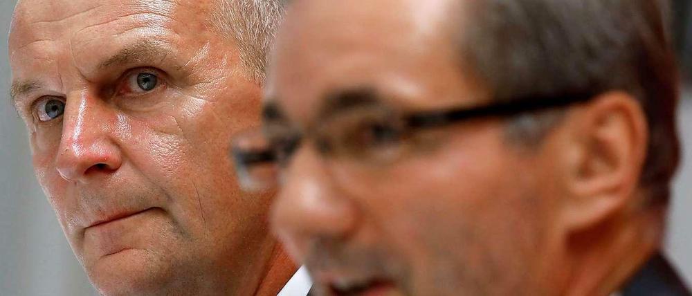 Dietmar Woidke (links) wird neuer Regierungschef in Brandenburg. Mattias Platzeck gab am Montag offiziell seinen Rücktritt bekannt.