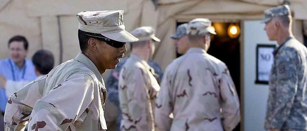 Die Wärter in Guantanamo freuen sich schon auf den neuen Gast: Edward Snowden. Doch der lässt auf sich warten.