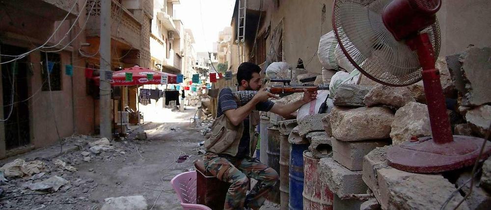 Ein Kämpfer in Deir al-Zor.
