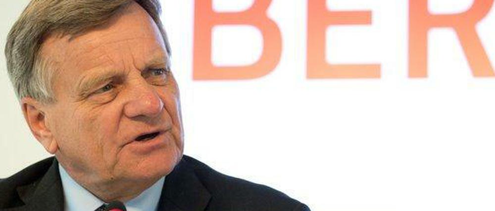 Hartmut Mehdorn will den Flughafen schrittweise eröffnen - und schon 2013 damit beginnen.