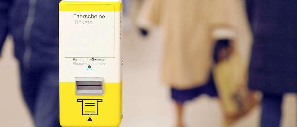 Die Zahl der Schwarzfahrer bei der S-Bahn ist erneut gestiegen. Im vorigen Jahr wurden 300 000 Fahrgäste ohne gültiges Ticket festgestellt.