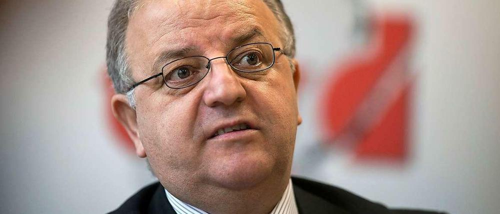 Der Vorsitzende der Türkischen Gemeinde, Kenan Kolat, fordert eine gründsätzliche Debatte über Rassismus.