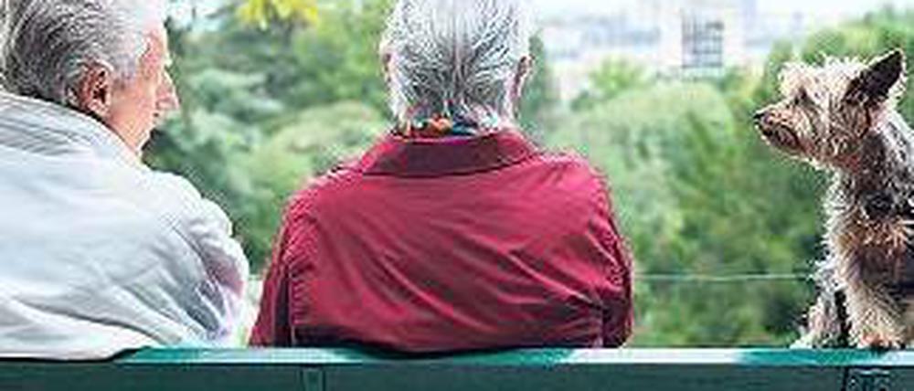 Zukunftsaufgabe. Angesichts des demografischen Wandels wird der Kampf gegen Krebs immer wichtiger. Die moderne Medizin kann heute auch bei Älteren viel tun. Foto: dapd