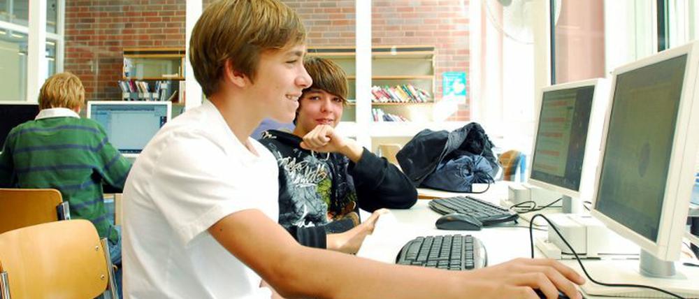 Der sichere Umgang mit dem Internet wird an Schulen wichtiger.