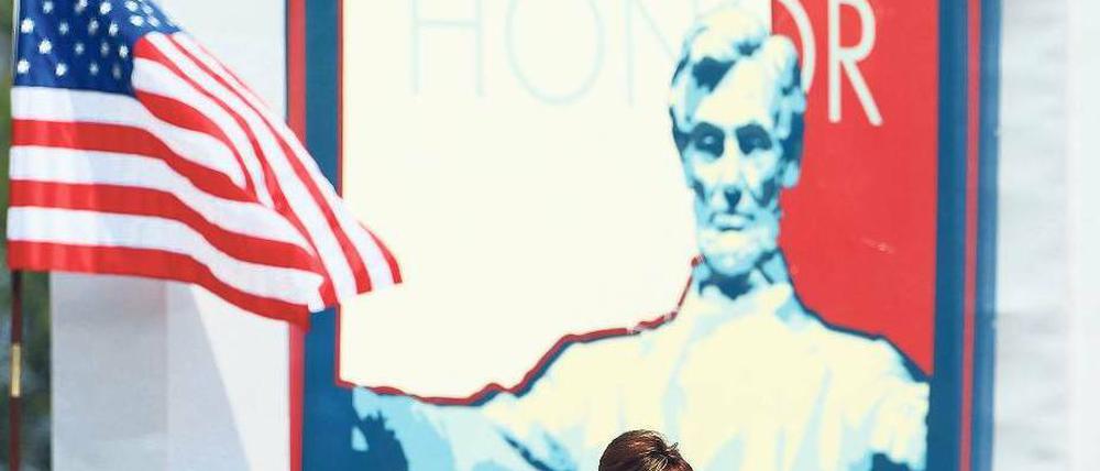 Ikone der Rechten. Die frühere republikanische Vizepräsidentschaftskandidatin Sarah Palin rief bei der vom TV-Moderator Glenn Beck initiierten Großkundgebung in Washington dazu auf, die „Ehre“ der USA wiederherzustellen.