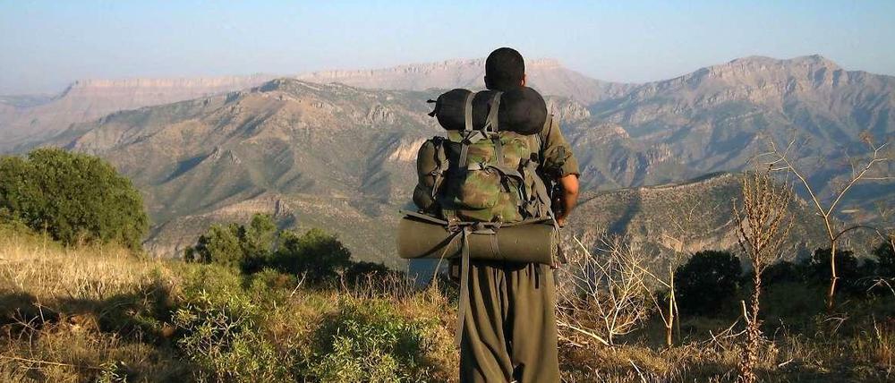 Die PKK-Kurdenrebellen stellen den bewaffneten Kampf ein und ziehen sich aus der Türkei zurück. Sie folgen damit einer Anweisung des inhaftierten PKK-Chefs Öcalan.