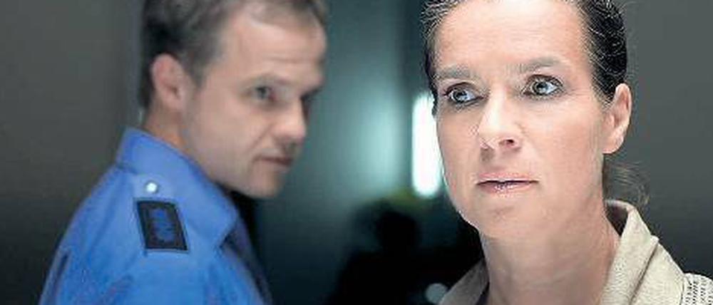 Vor 20 Jahren wurde Katarina Witt gestalkt. Ein Amerikaner schrieb ihr obszöne Briefe, verfolgte sie bis zu ihrem Haus. Jetzt hat Sat 1 mit der Eislaufqueen ein Stalking-Drama gedreht (mit Matthias Koeberlin).